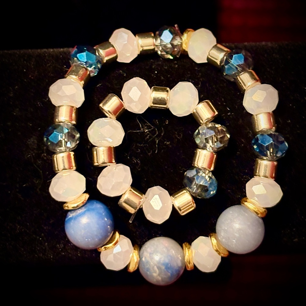 Chic Blue and Gold Beaded Bracelet